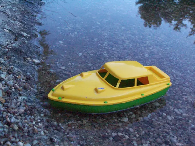 Esplorando il Mediterraneo: Godersi il Gelato, Nuotare nelle Riserve Marine, e Immaginarsi l'Epoca...