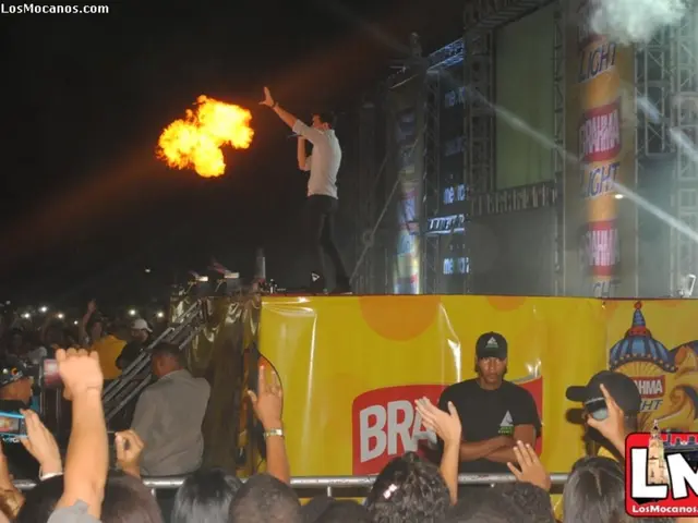 Gli utenti dei social media negli Emirati Arabi Uniti dovrebbero fare attenzione a condividere foto...