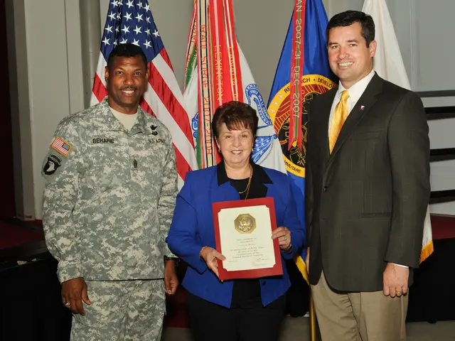 Richiesta di Trump per bloccare i passaporti 'X' respinta dalla giustizia