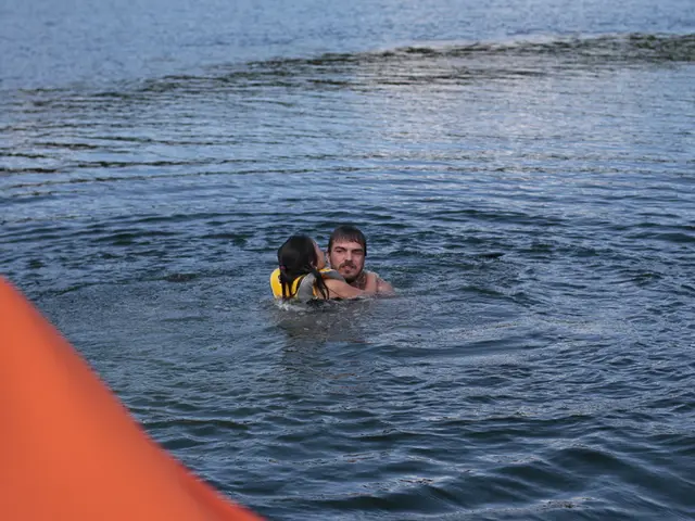Individuale perisce in un fiume mentre tenta di attraversarlo a nuoto vicino a un sito di raduno...