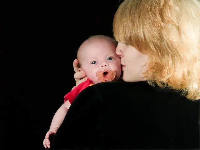 Aiuti finanziari per sostenere la gravidanza e il parto per la comunità nera tramite il programma...