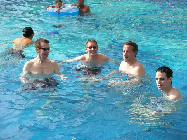 Lunga Tradizione di Supporto nel Nuoto Maschile all'Università di Santa Croce