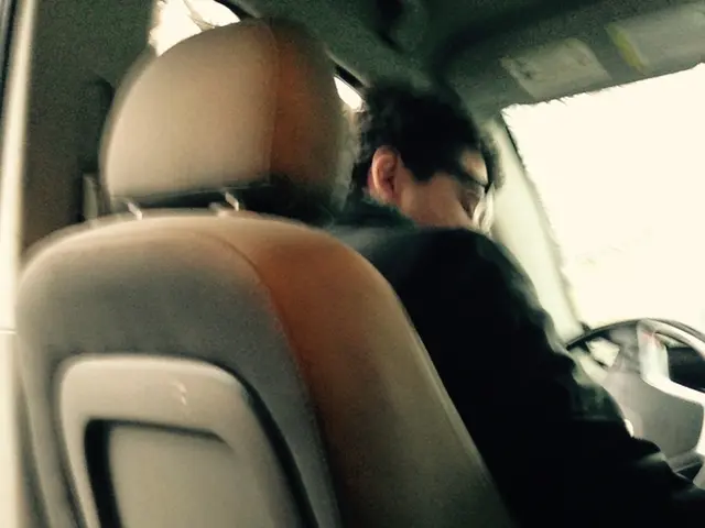 Il processo di avvio del motore esenta l'uso dei freni, poiché si tratta di alleggerire la...