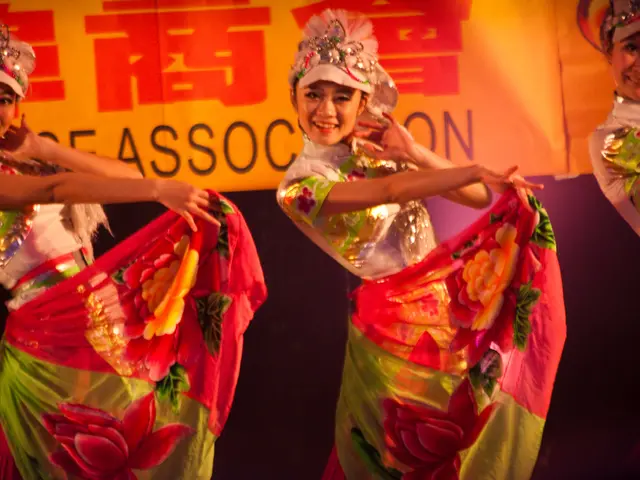 Arrivo degli studenti di danza alla GCU porta Danza e Significato