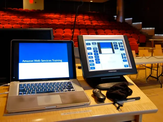 Presentazione del nuovo TVS NTORQ 150: il scooter sportivo iperveloce e pionieristico più veloce...