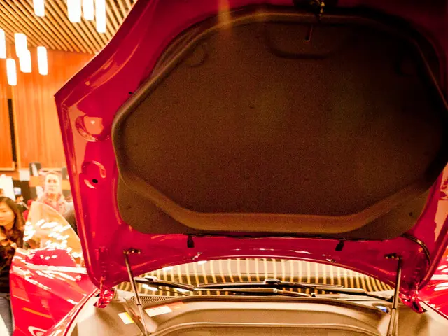 Prova il comfort della ricarica senza fili per la tua Porsche, come i tuoi dispositivi elettronici...