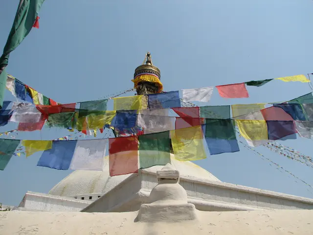Paesi con Bandiere Verdi, Bianche e Arancioni, Decodificati: Uno Sguardo al loro Simbolismo
