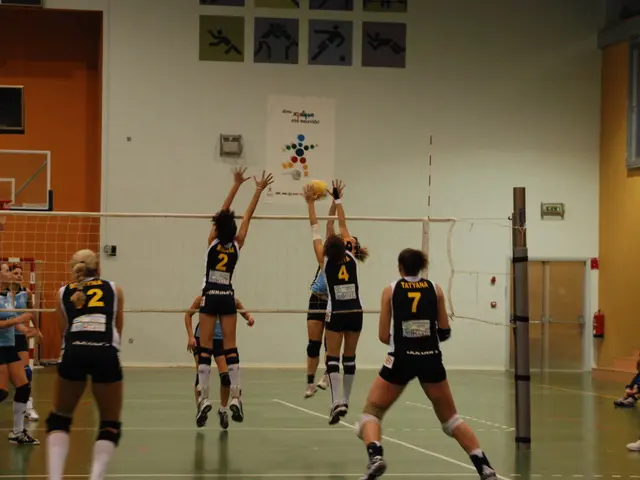 La Squadra di Volleyball di Mirada Si Quaglia per i Playoff in Attesa, Mentre Gahr Si Adoperano per...