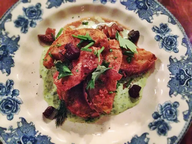 Preparazione del Piatto a Riomaggiore: Preparazione di Gnocchi e Pesto