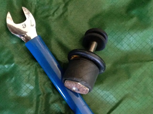 Tool Tray di GrypMat:ADERISCE Superficie Flessibile, Antiscivolo per un Organizzazione Facile