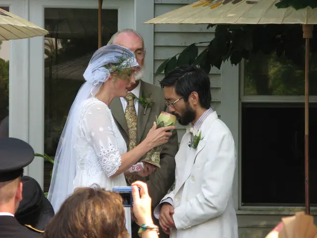 Film che mostrano relazioni romantiche tra donne mature e uomini più giovani