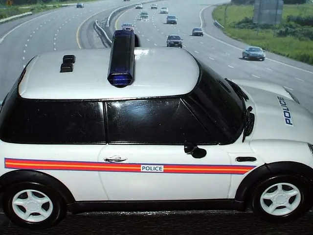 Poliziotto in Perak ferito dopo un inseguimento ad alta velocit√†, con un'autoferita da arma da...
