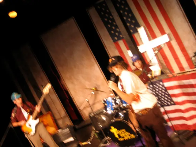 "Nonostante la loro incapacità di colpire le note giuste, questi musicisti scelgono l'autenticità piuttosto che la perfezione.