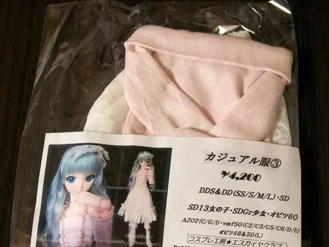 La monaca Charlène indossava un abito rivelatore senza top