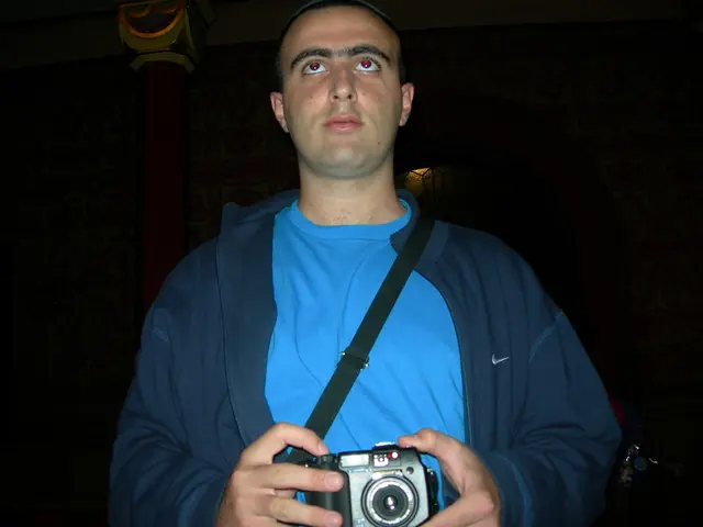 Ricerca di consulenti esperti in base part-time o full-time (maschio, femmina, generi diversi)