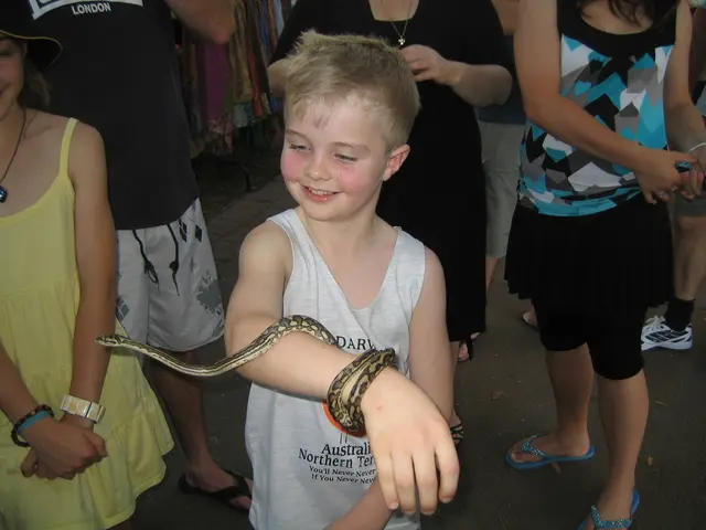 Bambino morso da un serpente a sonagli al nido, la famiglia afferma che i servizi di emergenza non...