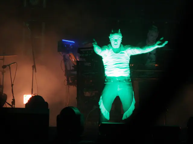 Film degli anni '90 su HBO Max con numerosi celebrit√†, che mi lasciano quasi sopraffatto dal...