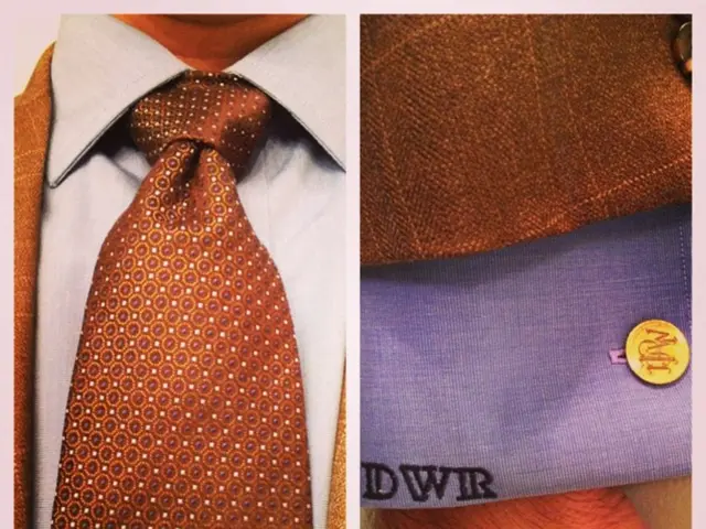 Twist stiloso: annodare la tua maglietta a nodo