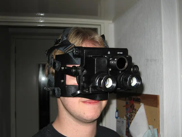 Esplorazione della Realta` Virtuale, Electroencefalografia e la nostra piattaforma per studi...