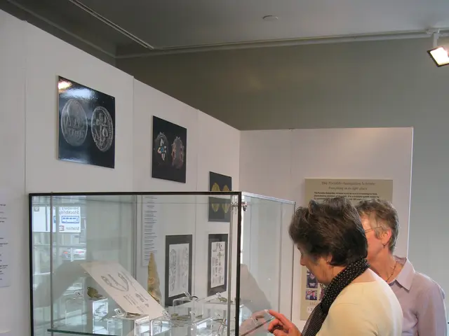 Guardando la serie The Gilded Age e rimanendo delusi che la teoria dei fans che la collegava a And...