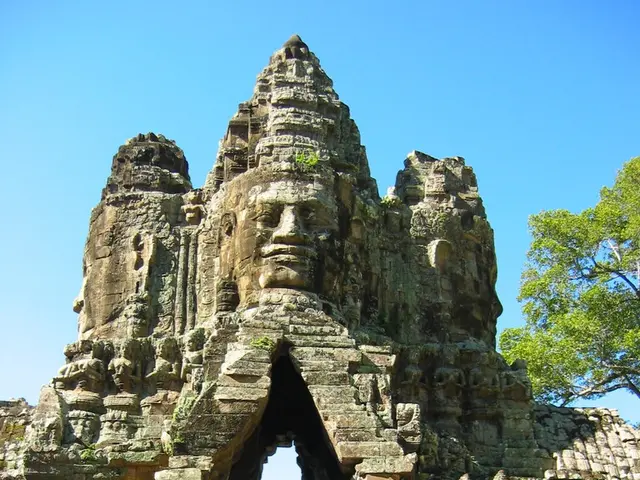  monstruosità in Tailandia: la Torre dell'Elefante suscita opinioni contrastanti tra i residenti e...