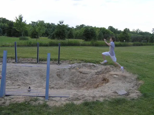 33 Allenamenti Fisici Concentrati sulla Resistenza Cardiovascolare, Utilizzando Solo il Peso del...