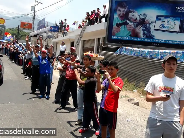 Futura versione di Apple Maps con integrazione NACS di Tesla