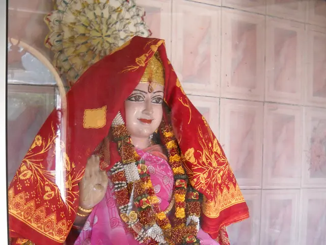 Nella mitologia greca, Talia è la Musa del riso e dell'allegria, assegnata specificamente come Musa...