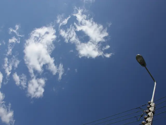 Il cielo è coperto da nuvole. Un insolito eclissi totale di luna ha impreziosito Osnabrück domenica...