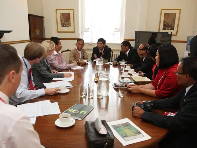 Comportamenti sgradevoli mostrati da individui con capacità sociali limitate in pubblico, spesso in...