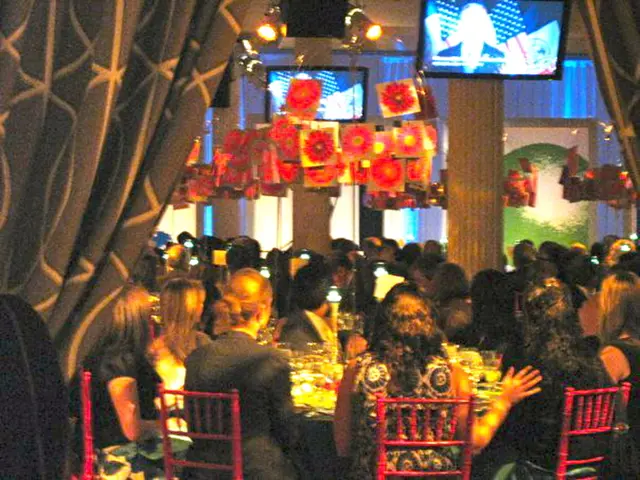 Strategie per Organizzare una Festa di Compleanno per Adulti (Sia per l'Ufficio che per la Casa)