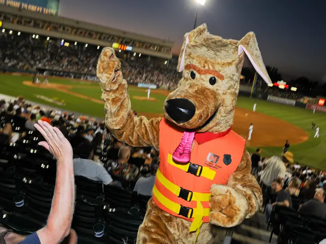 Appassionato di sport Ronnie 'Woo Woo' Wickers, noto per essere un devoto tifoso dei Chicago Cubs,...