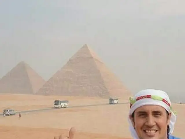 Il Presidente degli Emirati Arabi Uniti, Sheikh Mohamed, accueille le Re di Giordania durante una...