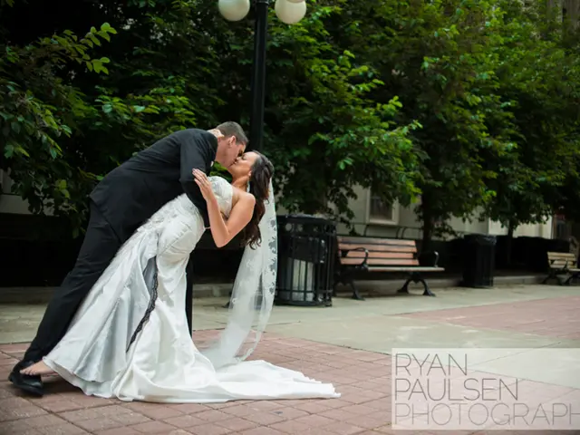 Coppia, Liv Boeree e Igor Kurganov, si sposano all'Evento Burning Man