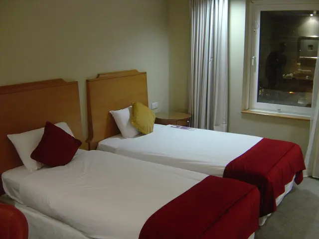  costo dell'installazione della finestra a due vetri per una residenza a due camere da letto nel...