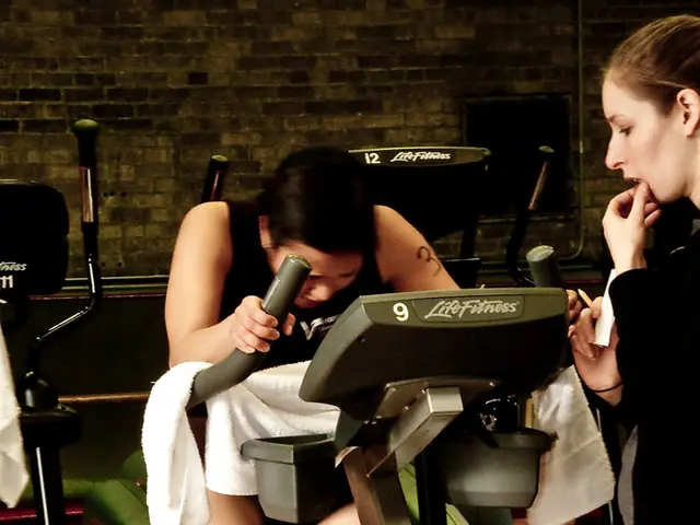 Un esperto di fitness condivide la loro routine di esercizi personale di 30 minuti mirata ad...