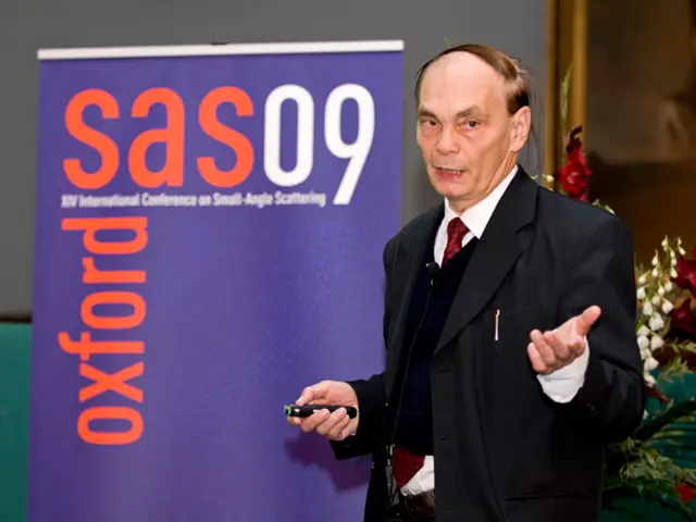 In un momento storico unico, un presidente è stato inondato di elogi per la sua anzianità, con...