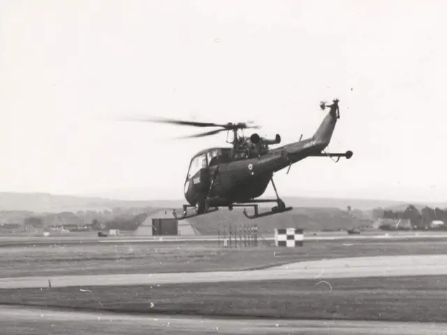Un elicottero evacua una donna brasiliana dalla ferrata di Socueva, poiché non è stata in grado di...
