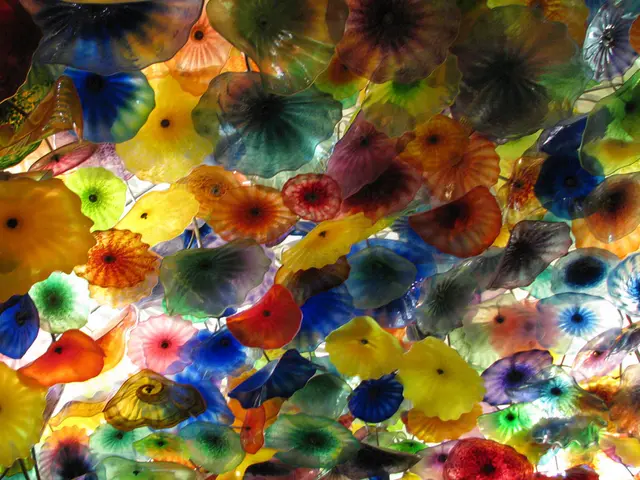 Utilizzare la Psicologia dei Colori per Potenziare il Tuo Umore Quotidiano Attraverso le Tonalità