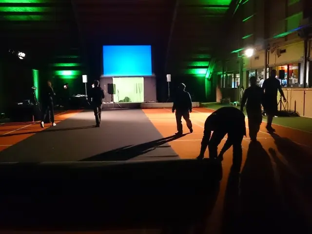 Un piccolo spazio defilato tipicamente appare opaco quando decorato con colori cupi, ma l'ultimo...