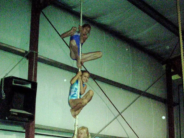 Un podcast rivede l'incredibile fuga di un adolescente che morde le cinghie per liberarsi da una...