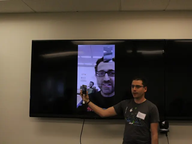 Navigare tra le Opzioni Intrattenimento: IPTV vs Televisione via Cavo Convenzionale