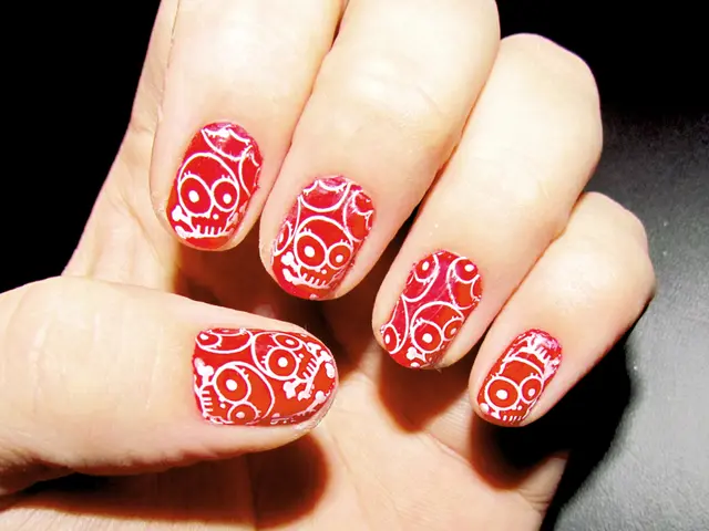 Stili di unghie festivi per Natale 2024: una guida completa alle manicure natalizie