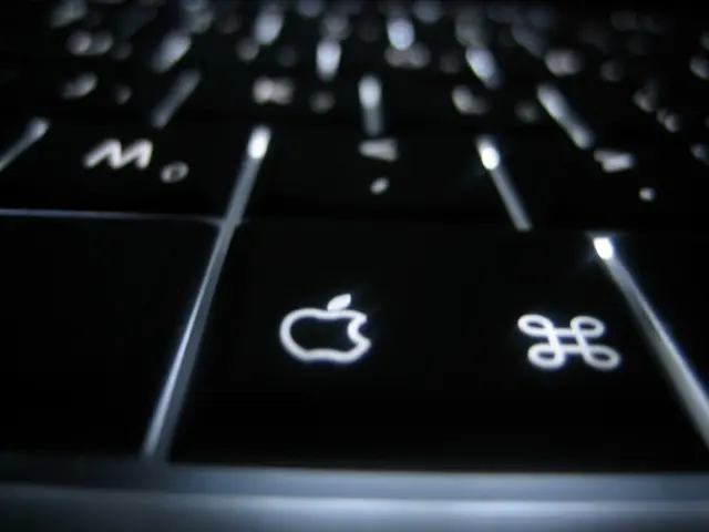 Sconto di 250 dollari sull'M4 MacBook Pro 16 di Apple, célèbre per le sue prestazioni di alto...