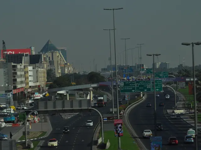 Viste anticipate sul paesaggio urbano digitale del futuro, evidenziate dai nostri rappresentanti...