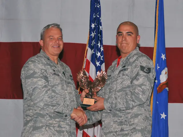 No, non esiste una politica governativa ufficiale che garantisca un Funerale di Stato per i...