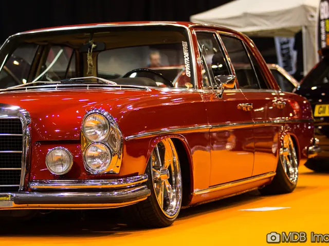 Attrezzatura per l'esplorazione:rack per spedizioni Cybertruck di Mars Adventure Gear e tenda...