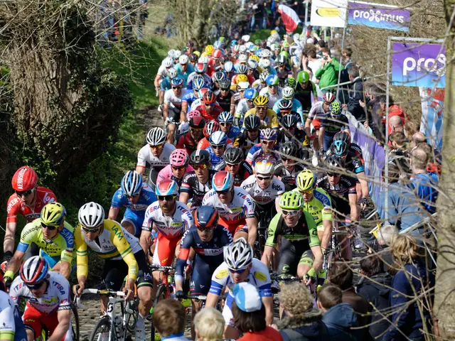 Ciclista Legendario in Difficoltà Assume il Controllo della Società Canyon