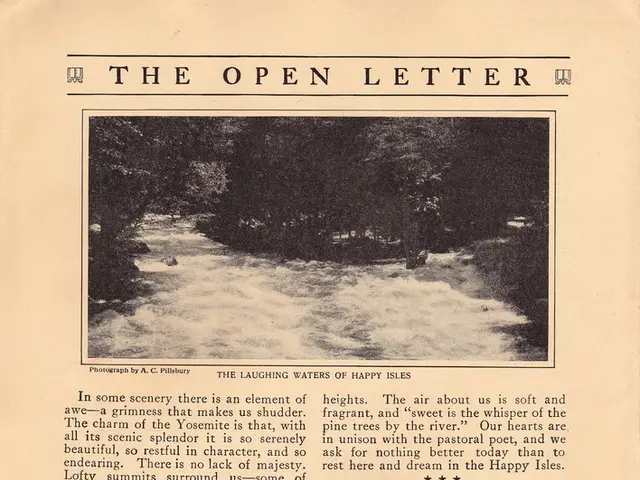 Trump si astiene dal confermare la paternità della presunta lettera di Epstein, etichettandola come...