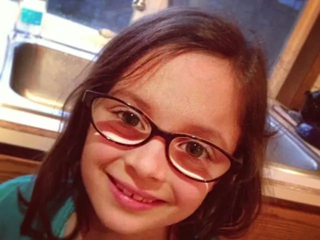 Optometrista Specialista che Si Concentra sulla Cura Oculistica Comportamentale e Sviluppo